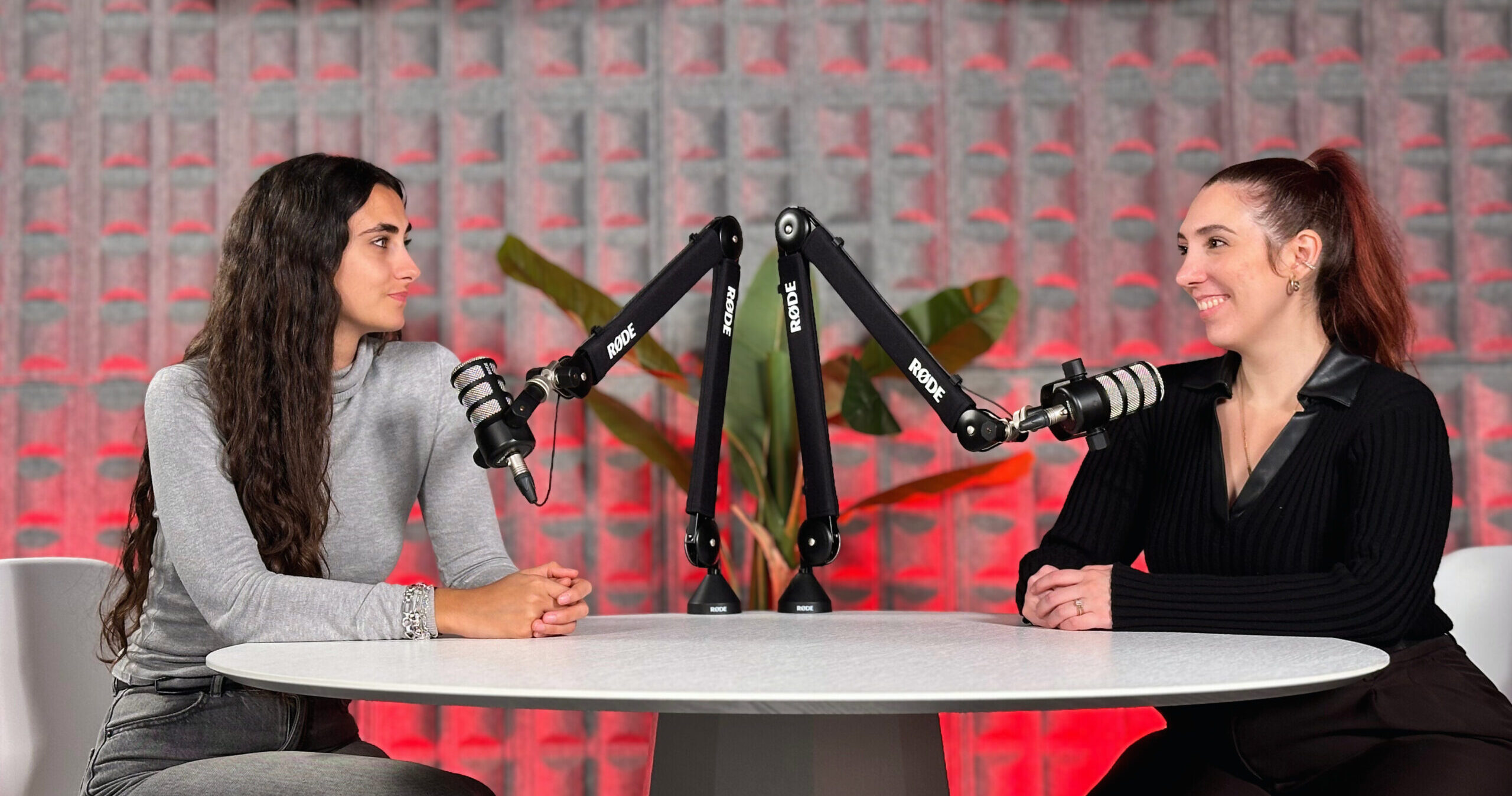 estudio para grabar podcast profesional en Sevilla